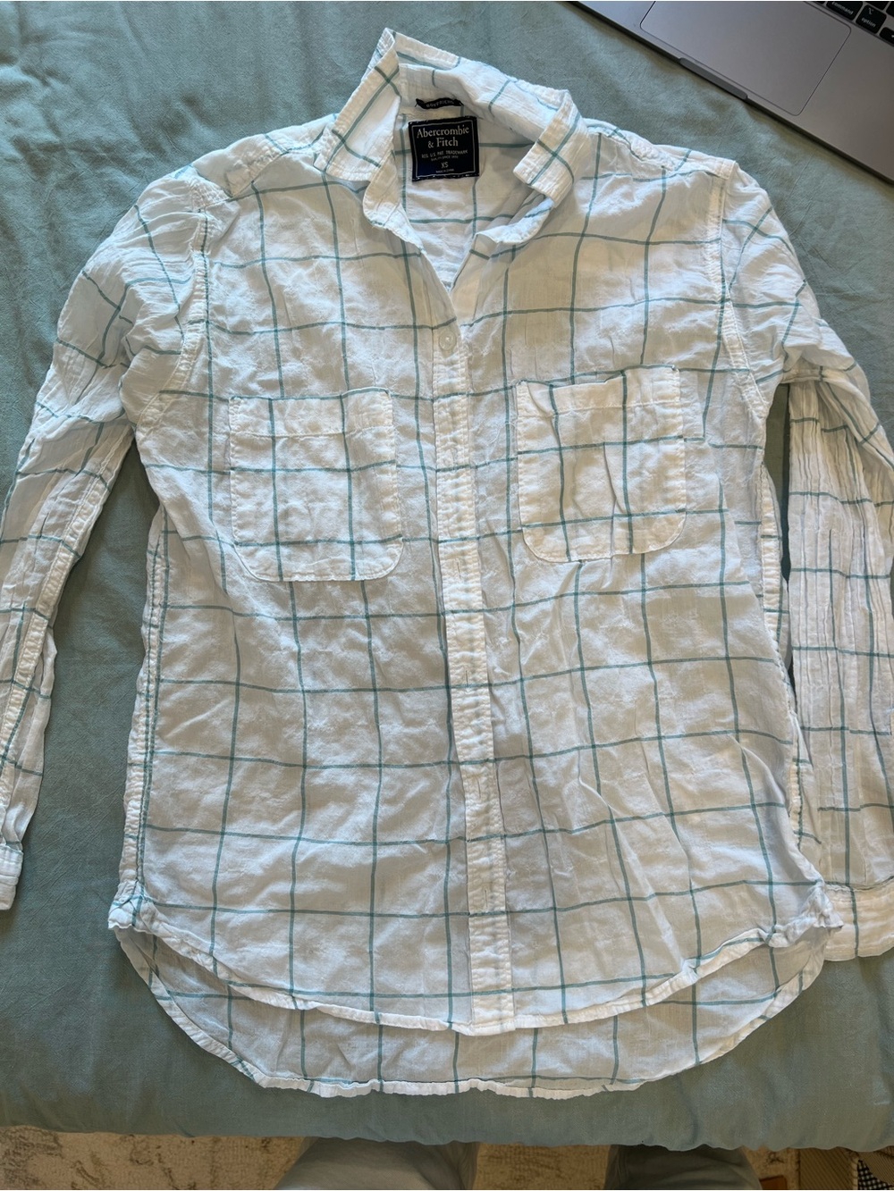 Abercrombie & Fitch Wonen’s White Windowpane Button-Up Shirt